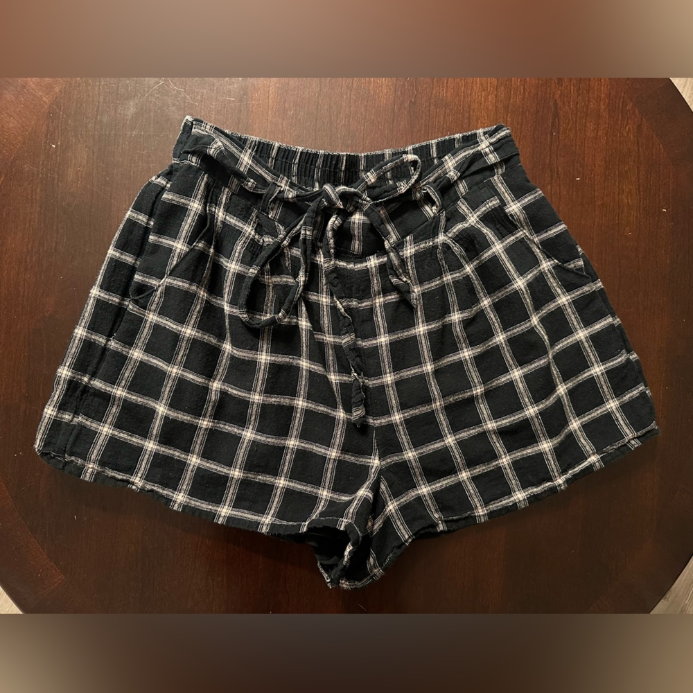American Eagle Women’s Tie-Waist Shorts - Size M